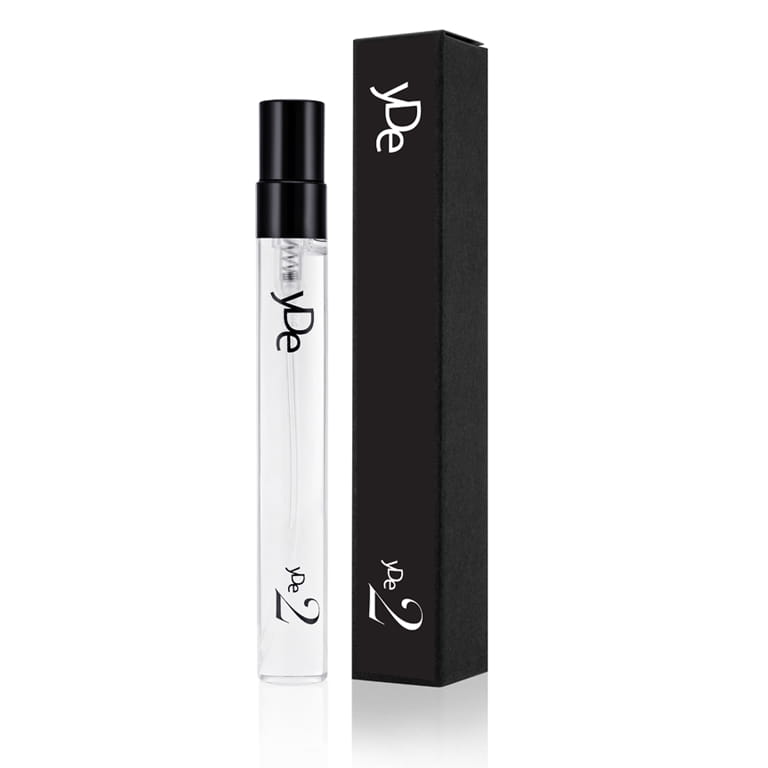 Naturalne niszowe perfumy yDe 2 10ml w szklanej buteleczce.